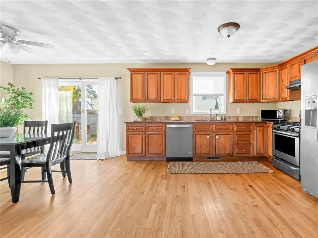 170 Long Street Warwick RI 02886