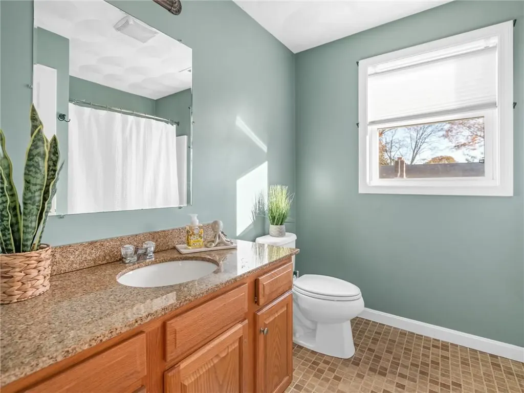 170 Long Street Warwick RI 02886