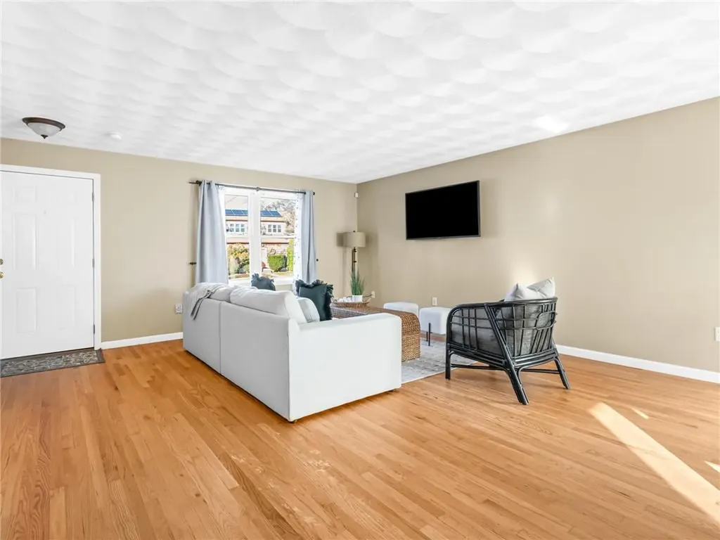 170 Long Street Warwick RI 02886