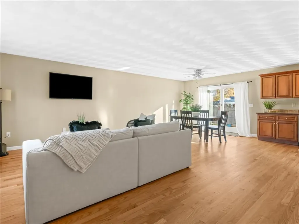 170 Long Street Warwick RI 02886