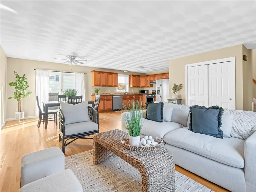 170 Long Street Warwick RI 02886