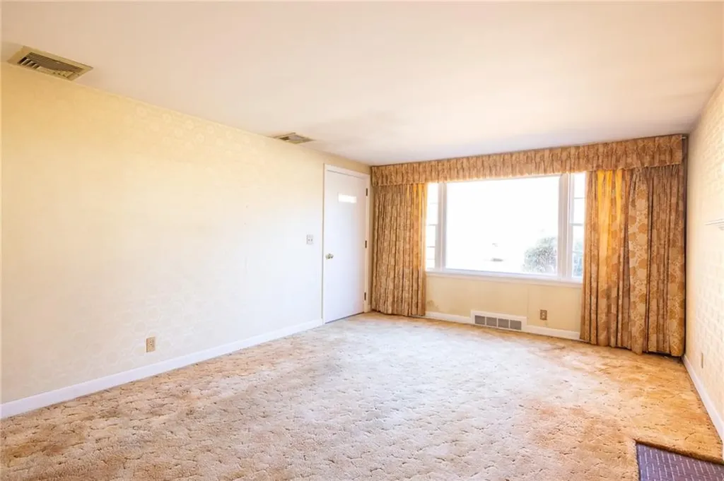 12 Carnation Drive Cranston RI 02920