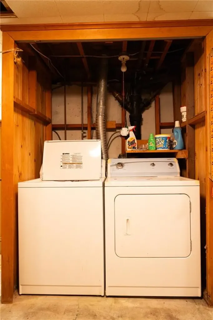 12 Carnation Drive Cranston RI 02920