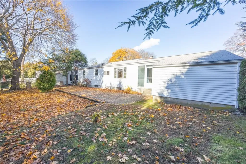 12 Carnation Drive Cranston RI 02920