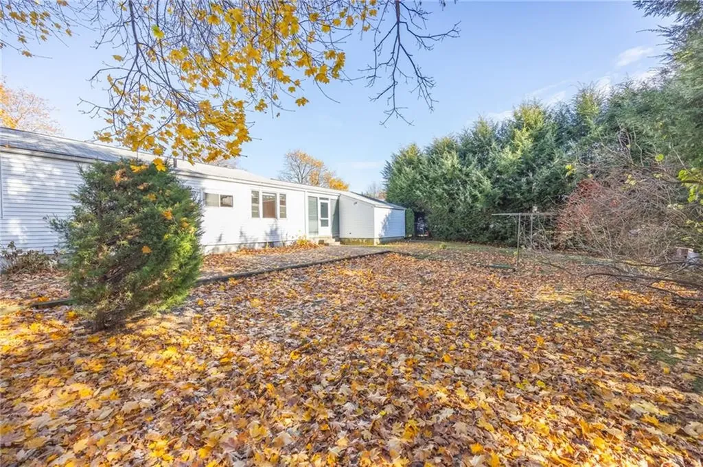 12 Carnation Drive Cranston RI 02920