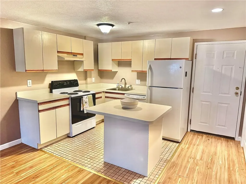 201 Woodlawn Avenue North Providence RI 02904