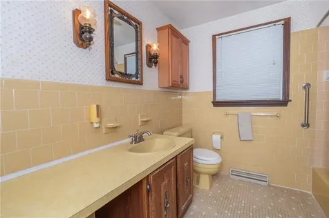 64 Ebony Court North Kingstown RI 02852