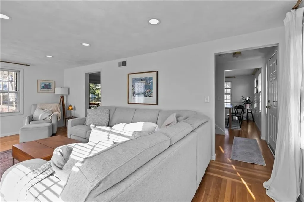 15 Welch Road Warwick RI 02889