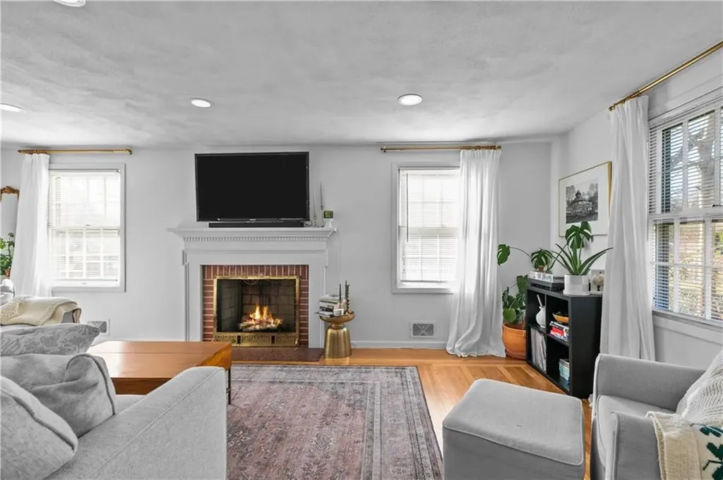 15 Welch Road Warwick RI 02889