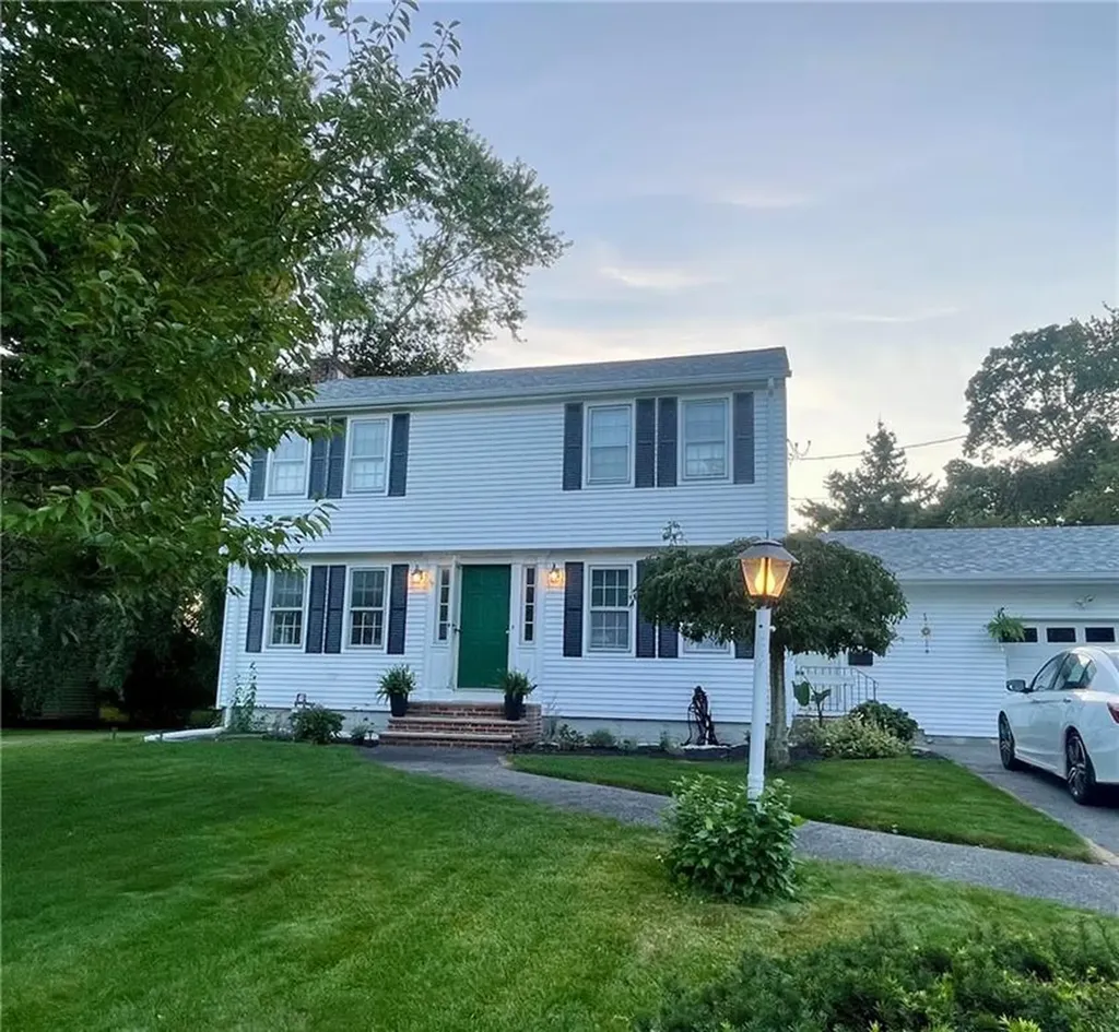15 Welch Road Warwick RI 02889
