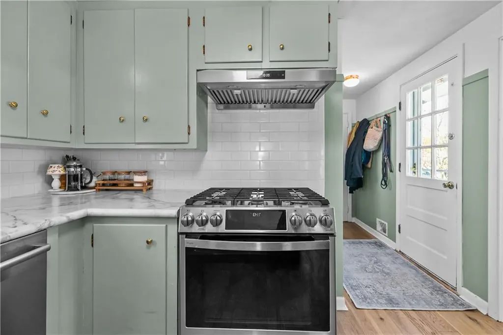 15 Welch Road Warwick RI 02889
