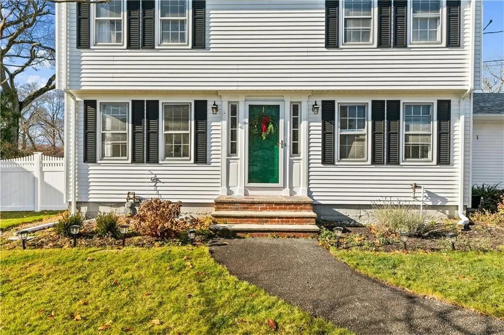 15 Welch Road Warwick RI 02889