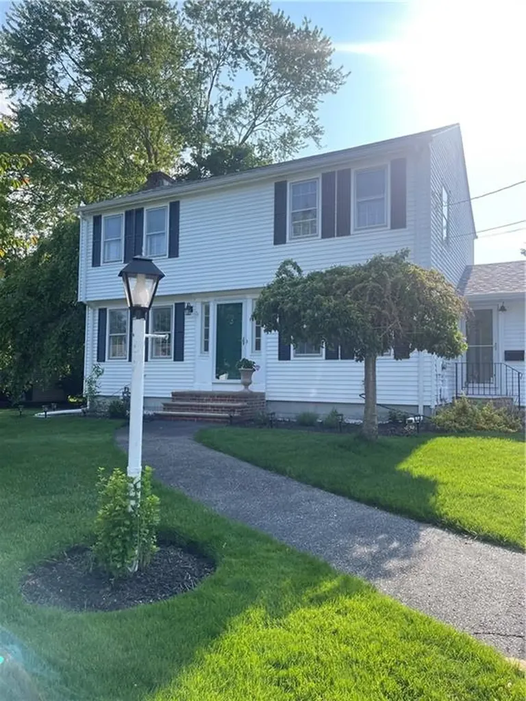 15 Welch Road Warwick RI 02889