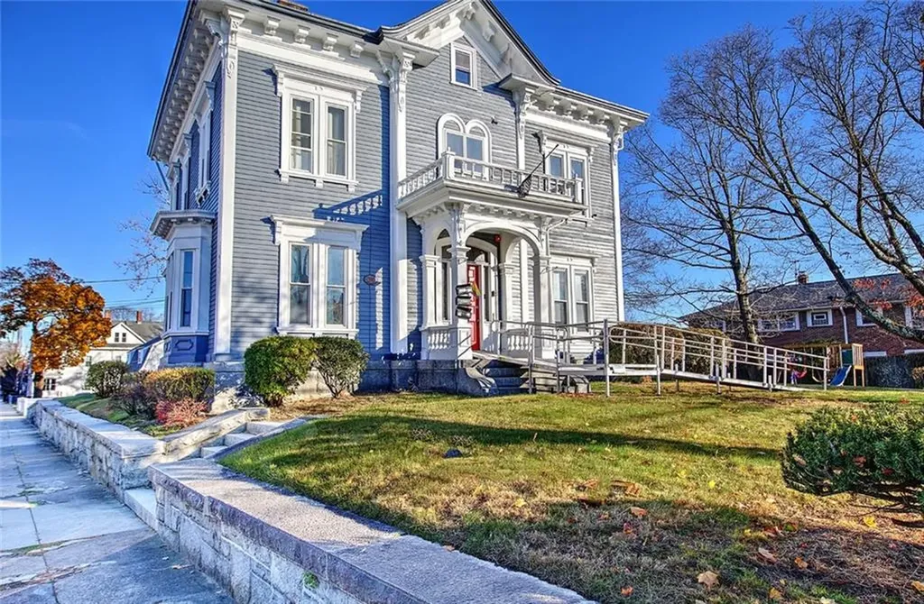 98 Summit Street Pawtucket RI 02860