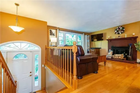 490 Sowams Road Barrington RI 02806