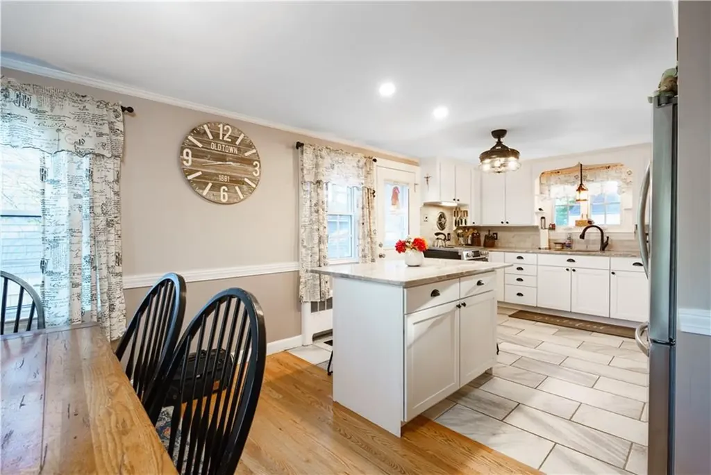 22 Kilburn Avenue Lincoln RI 02865