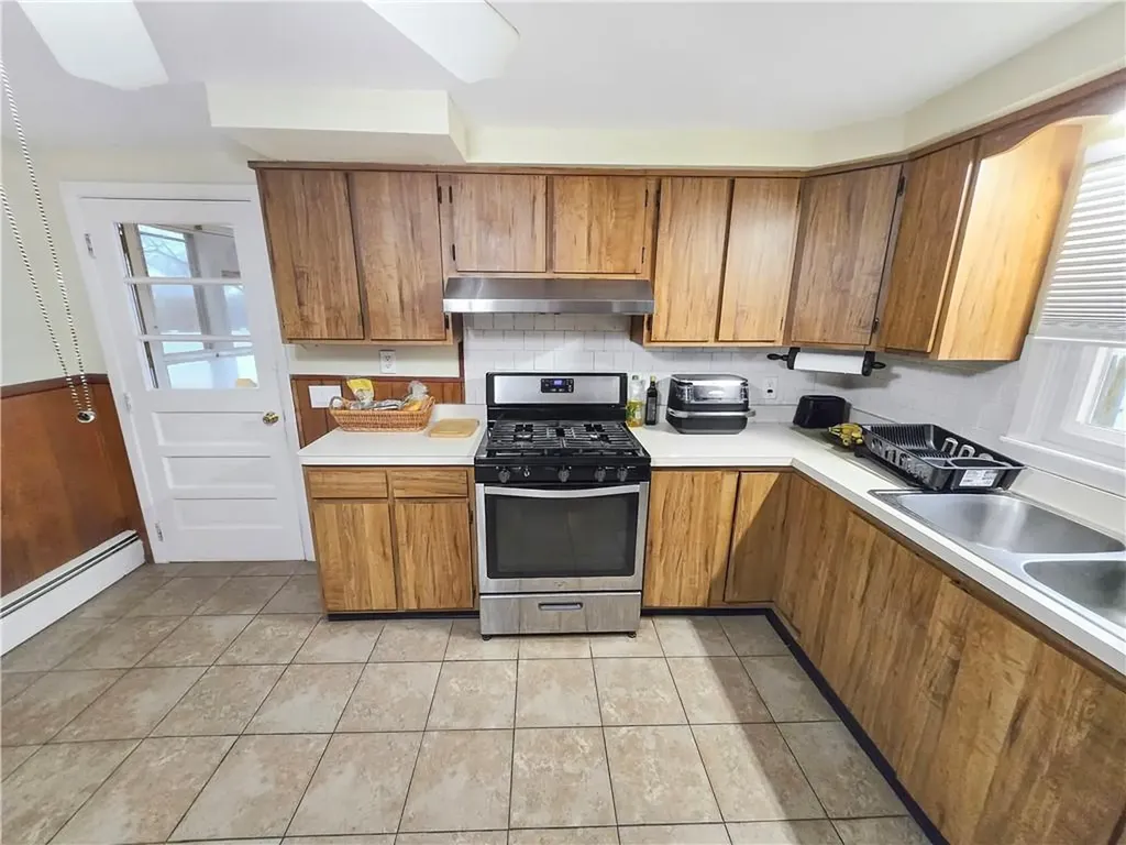 33 Melton Street Cranston RI 02920