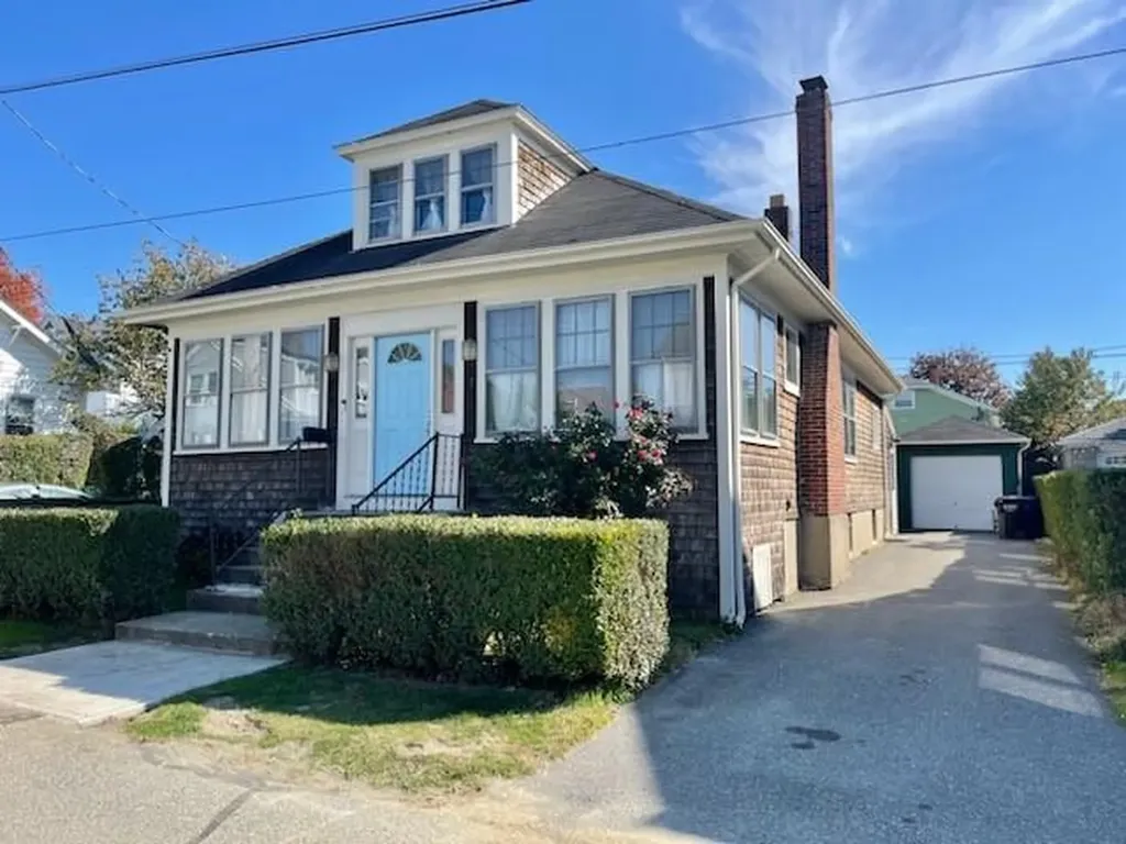 7 Yale Street Newport RI 02840