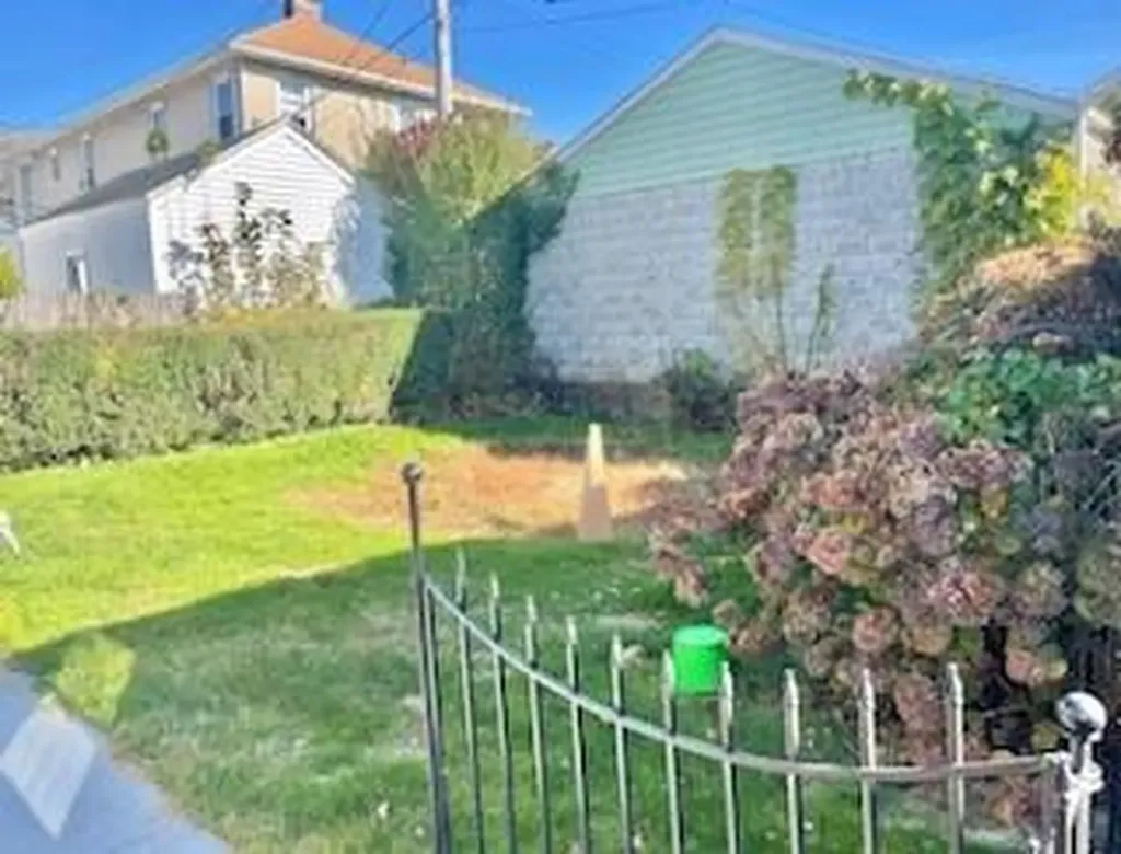 7 Yale Street Newport RI 02840