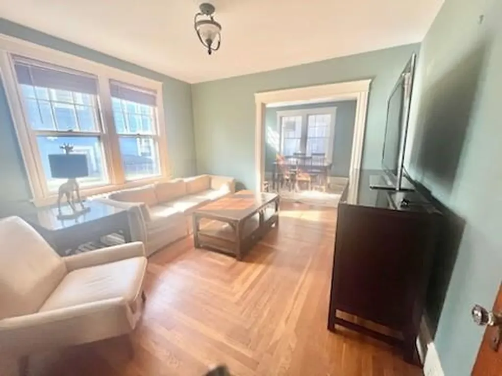 7 Yale Street Newport RI 02840