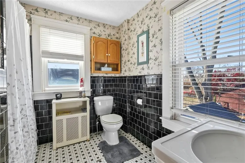 47 George Arden Avenue Warwick RI 02886