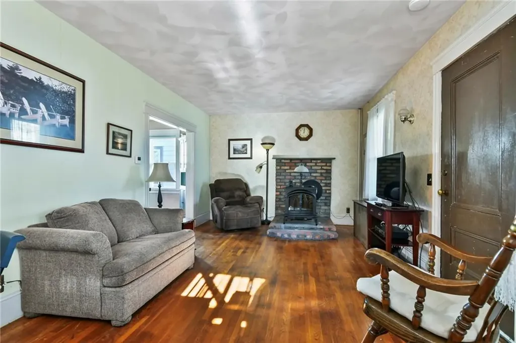 47 George Arden Avenue Warwick RI 02886