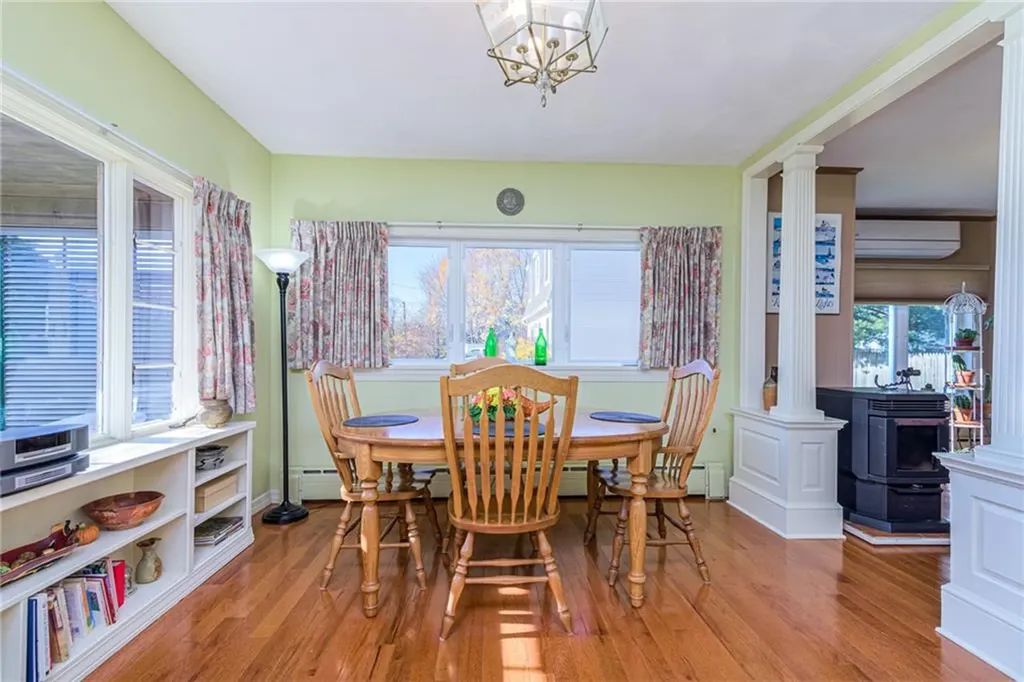 43 Chester Avenue Warwick RI 02889