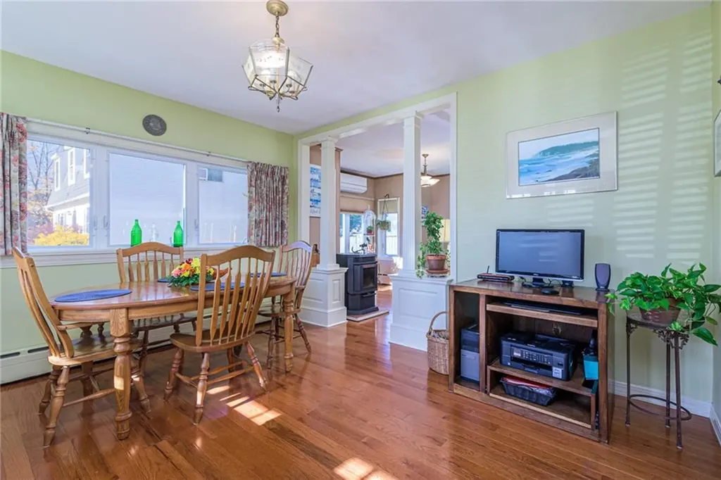 43 Chester Avenue Warwick RI 02889