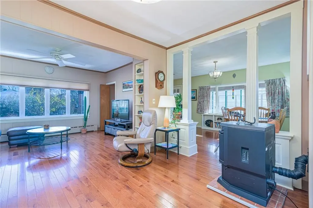43 Chester Avenue Warwick RI 02889