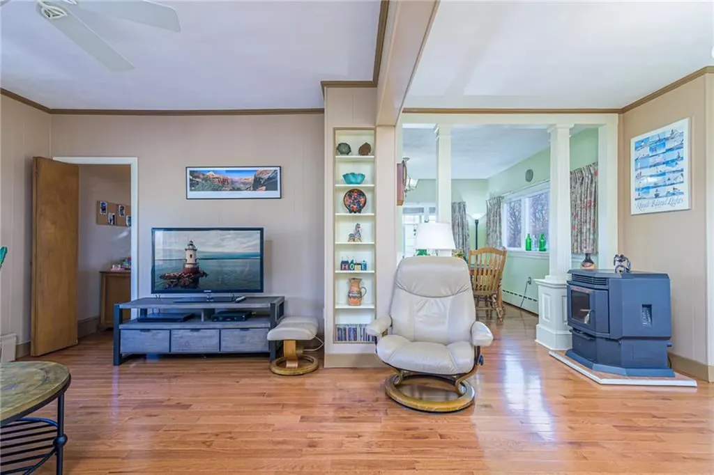 43 Chester Avenue Warwick RI 02889