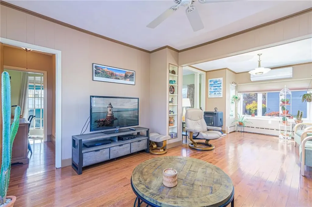 43 Chester Avenue Warwick RI 02889
