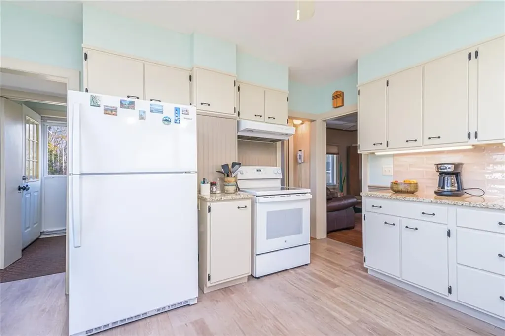 43 Chester Avenue Warwick RI 02889