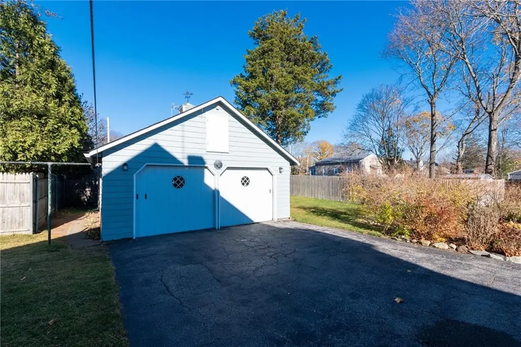 43 Chester Avenue Warwick RI 02889