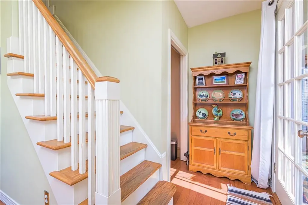 43 Chester Avenue Warwick RI 02889