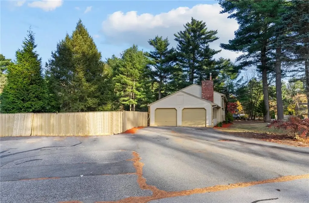 39 Circlewood Drive Coventry RI 02816