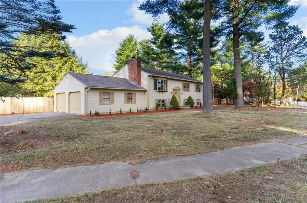 39 Circlewood Drive Coventry RI 02816