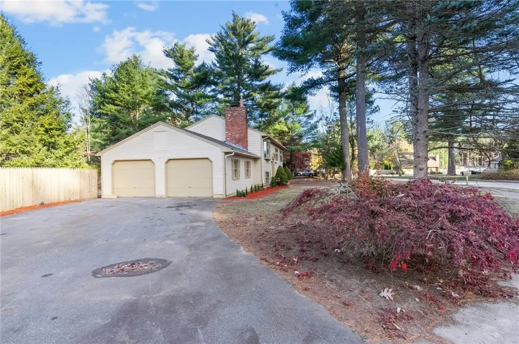 39 Circlewood Drive Coventry RI 02816