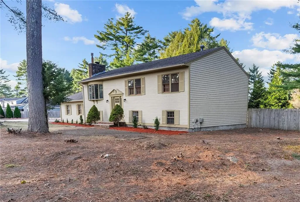 39 Circlewood Drive Coventry RI 02816