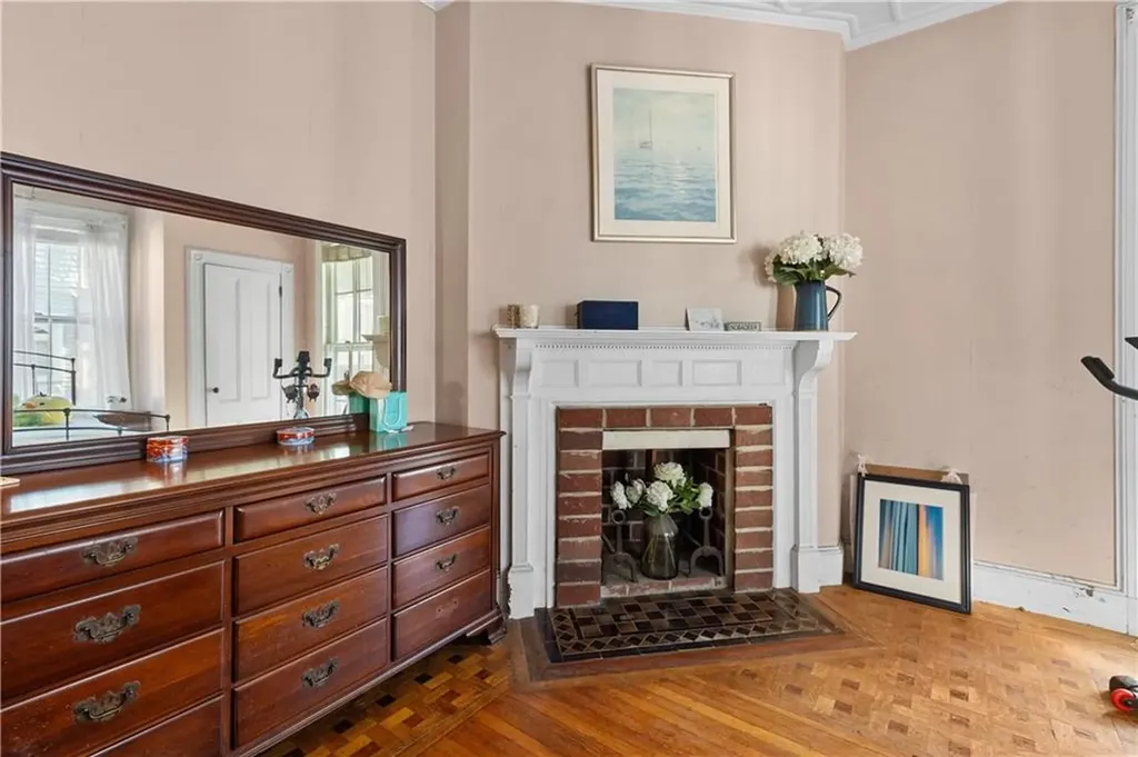 22 Rhode Island Avenue Newport RI 02840