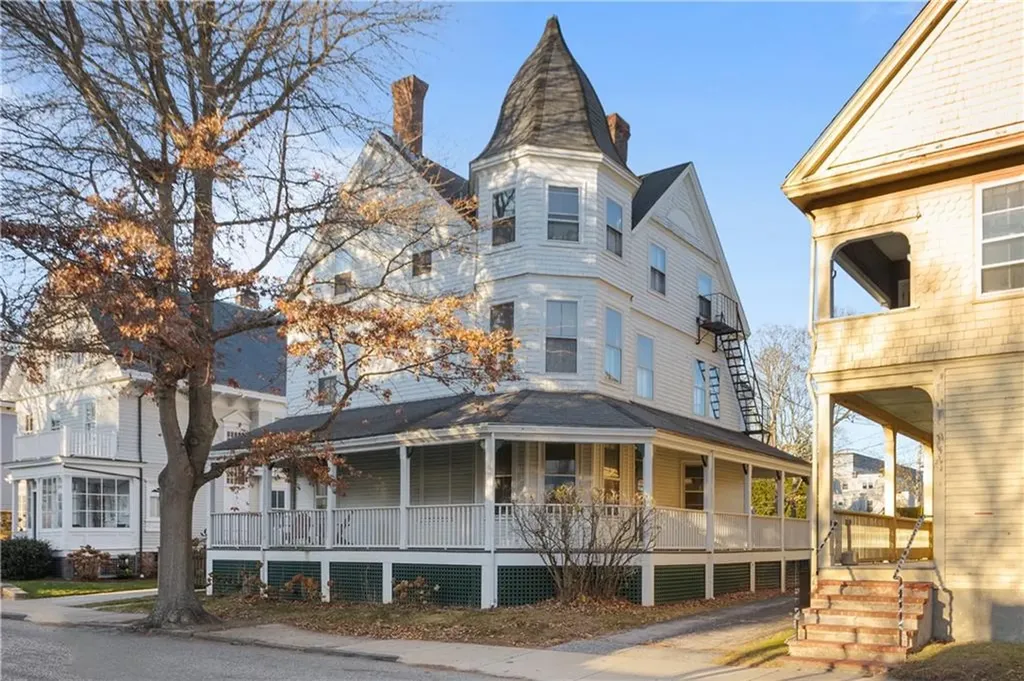 22 Rhode Island Avenue Newport RI 02840