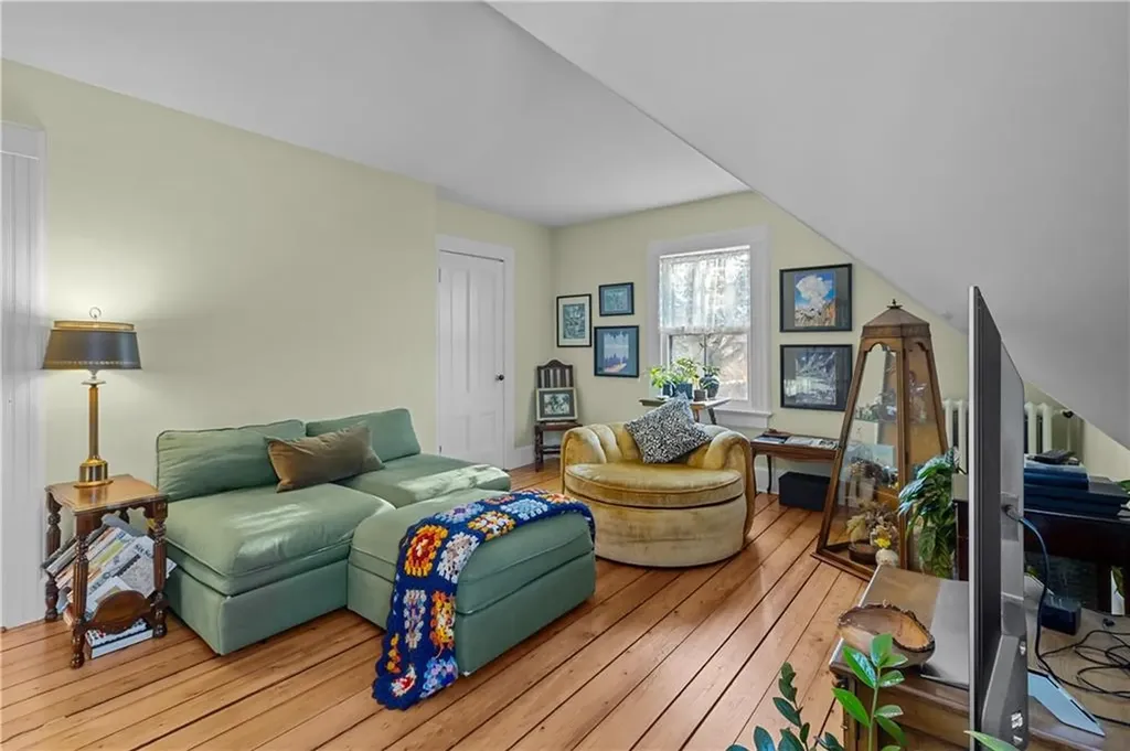 22 Rhode Island Avenue Newport RI 02840
