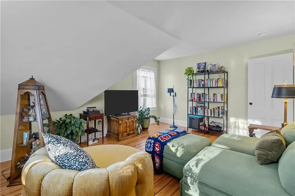 22 Rhode Island Avenue Newport RI 02840