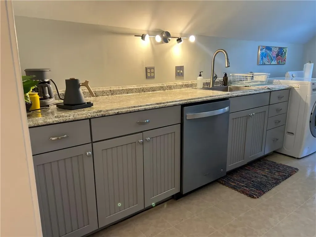 22 Rhode Island Avenue Newport RI 02840
