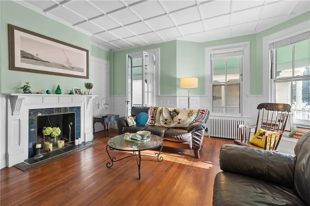 22 Rhode Island Avenue Newport RI 02840
