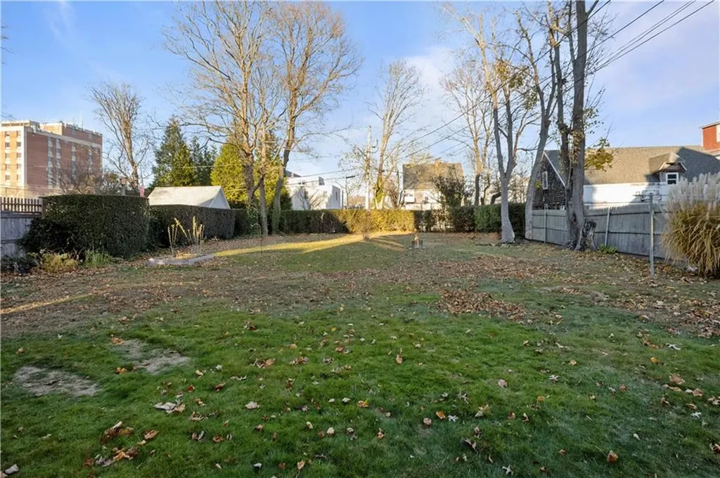 22 Rhode Island Avenue Newport RI 02840