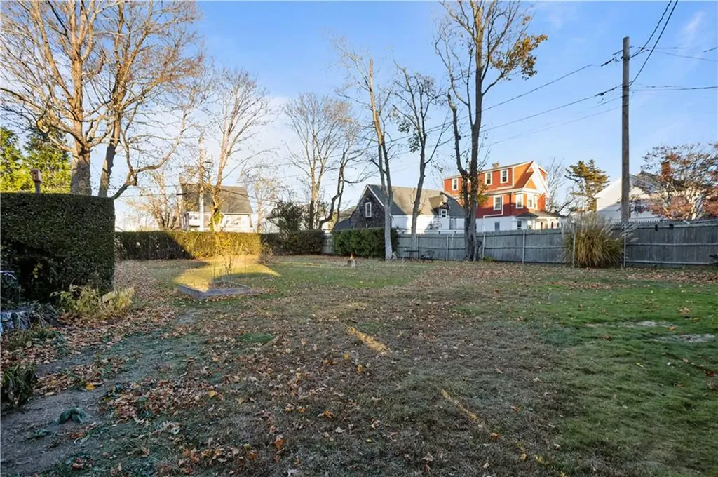 22 Rhode Island Avenue Newport RI 02840