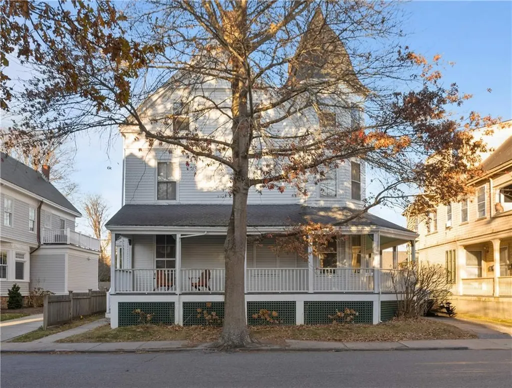 22 Rhode Island Avenue Newport RI 02840