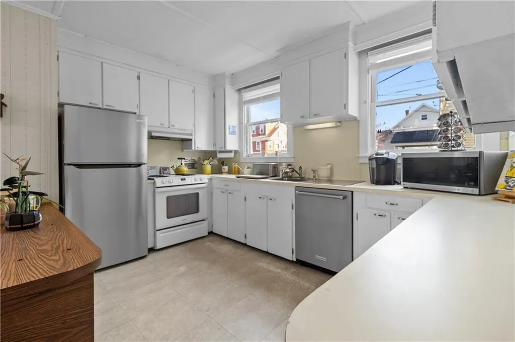 22 Rhode Island Avenue Newport RI 02840
