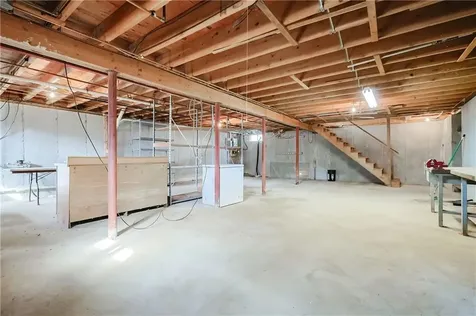 8 Evie Drive Warren RI 02885