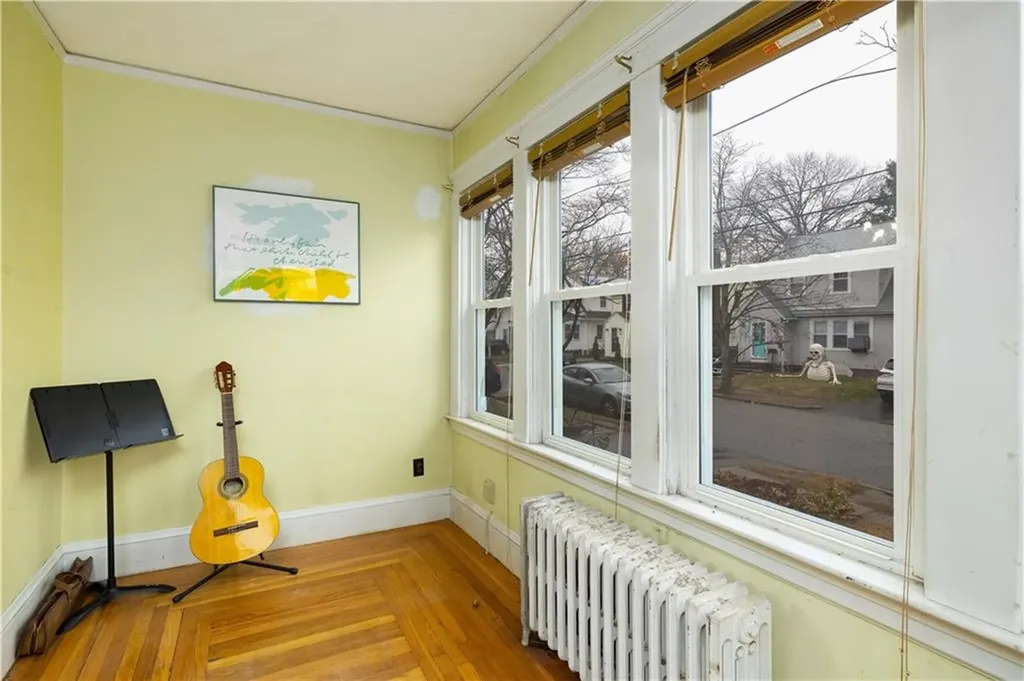 52 Lyndon Road Cranston RI 02905